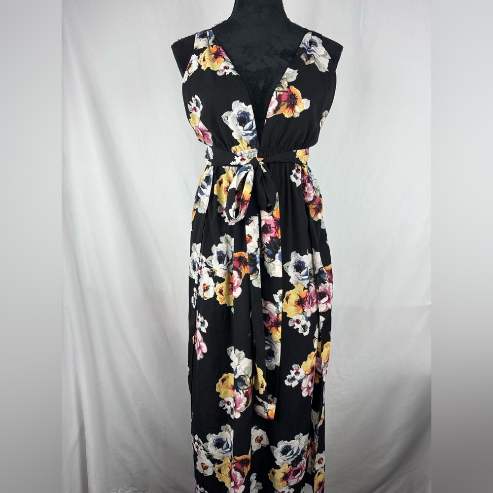 Solemio Black Ankle Length Floral Halter Blouse